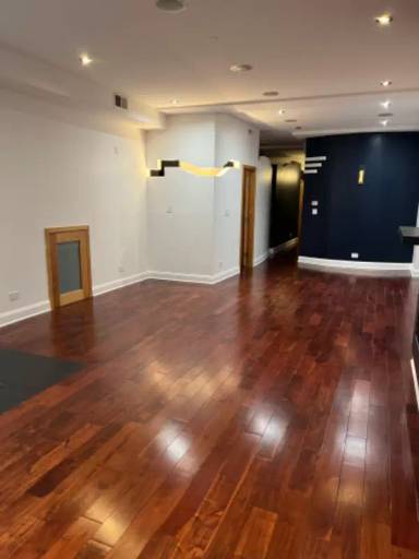 Main picture of 2331 N Western Ave