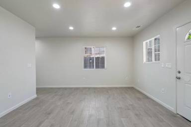 Main picture of 18792 Eisenhower Cir