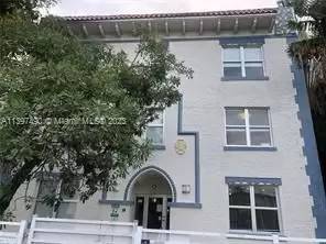 Main picture of Emily Condo