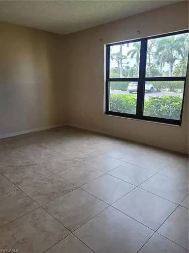 Main picture of 12471 McGregor Blvd