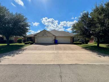 Main picture of 500 Prosperity Trl