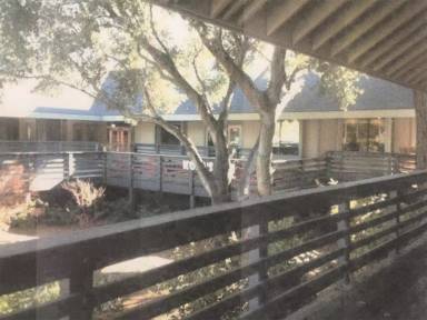 Main picture of 981 E Foothill Blvd