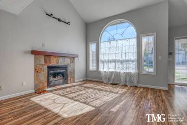 Main picture of 1913 NW 31st Way