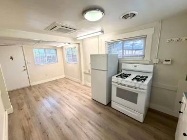 Main picture of 1273 N College Ave