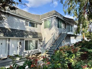 Main picture of 206 N Kodiak St