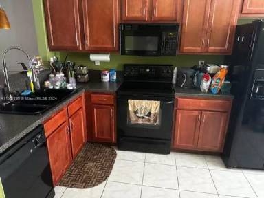 Main picture of 12927 SW 31st Ct