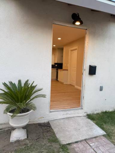 Main picture of 10534 Roseton Ave