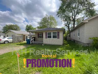 Main picture of 1023 S Worth Ave
