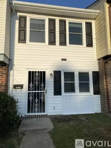 Main picture of 2342 Hill St