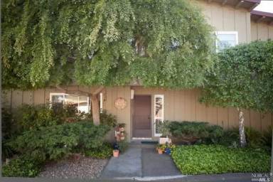 Main picture of 39 Porto Bello Dr
