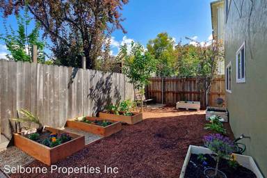 Main picture of 1615 Prince St