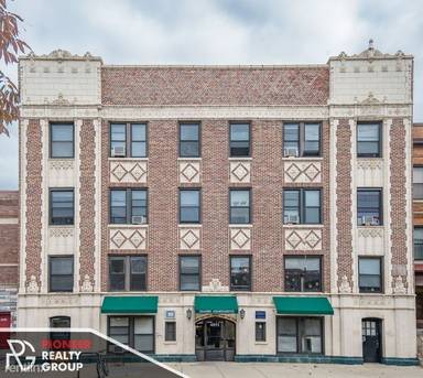 Main picture of 4851 N Damen Ave