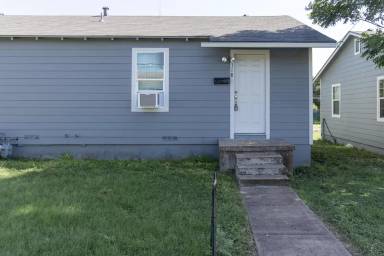 Main picture of 112 W Avenue A