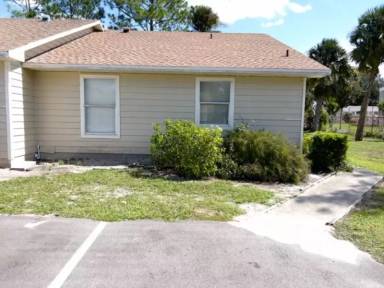 Main picture of 5 Sandalwood Ct