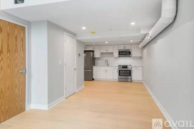 Main picture of 4637 N Ashland Ave