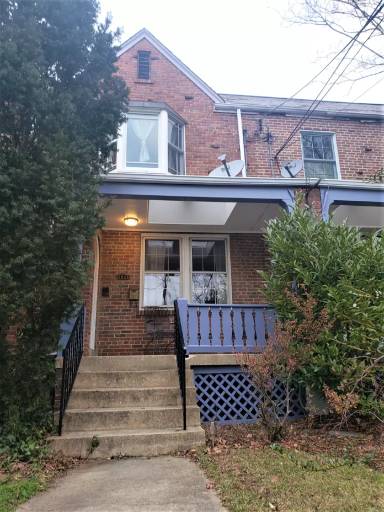Main picture of 3829 Calvert St NW