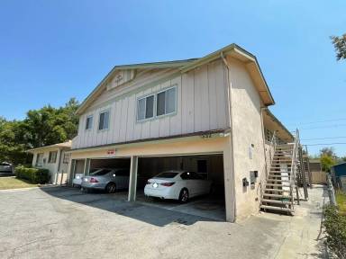 Main picture of 1332 E Broadway