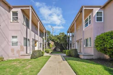 Main picture of 3980 S Centinela Ave