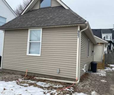 Main picture of 965 Washtenaw Rd