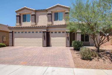 Main picture of 8513 N Gaetano Loop