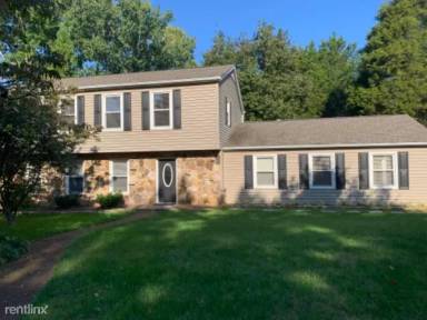 Main picture of 8407 Woodbrook Dr