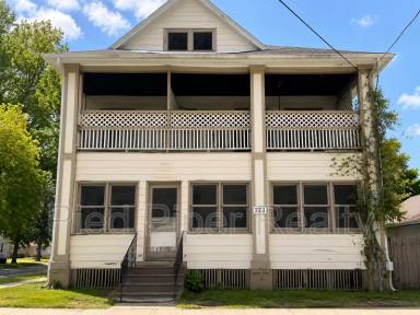 Main picture of 225 1/2 W Pleasant St