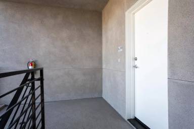 Main picture of 1815 La Siesta Way