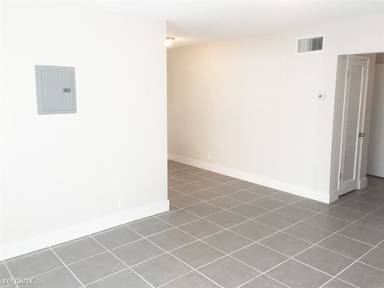Main picture of 641 NE 8th Ave