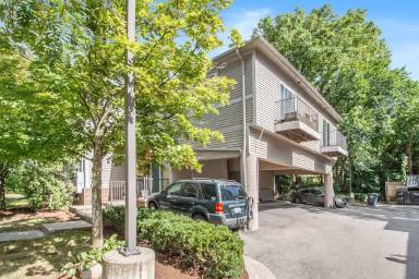 Main picture of 316 Beakes St