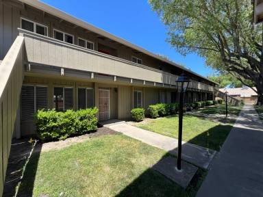 Main picture of Campos Verde East Apartments