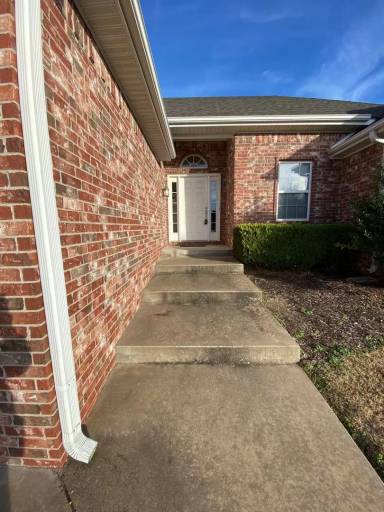 Main picture of 221 Milas St