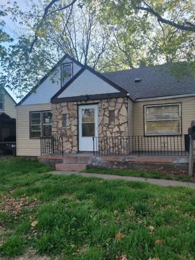 Main picture of 6325 N 24th St