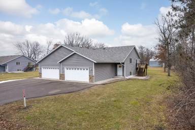 Main picture of 2973 120th St