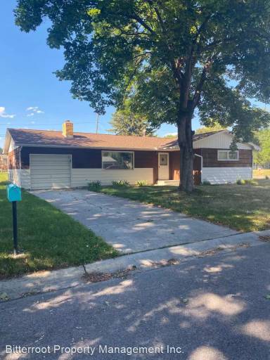 Main picture of 2608 Cardinal Dr