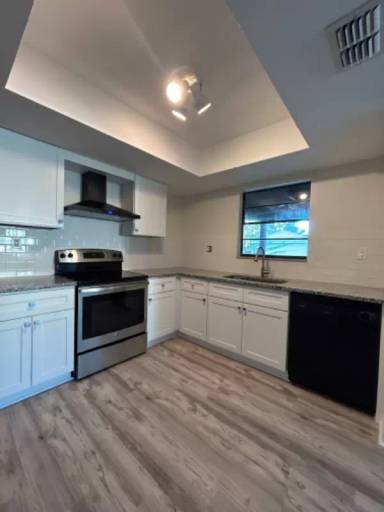 Main picture of 3124 W Sligh Ave