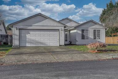 Main picture of 8618 NE 145th Ave