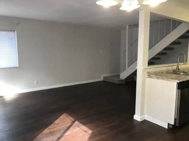 Main picture of 906 E Tiffany Dr