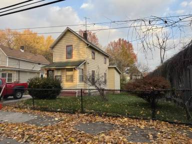 Main picture of 1061 Raymond St