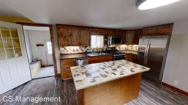 Main picture of 413 E Railroad Ave N