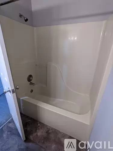 Main picture of 2120 W 14th St
