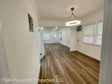 Main picture of 7928 Fountain Ave