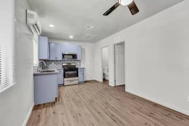 Main picture of 526 Olive St
