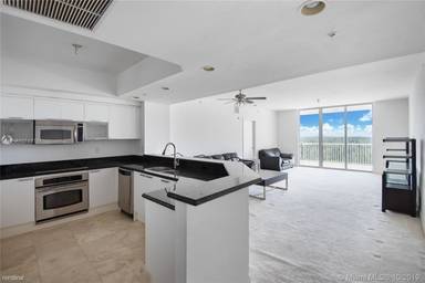 Main picture of The Shoreline at SoLé Mia