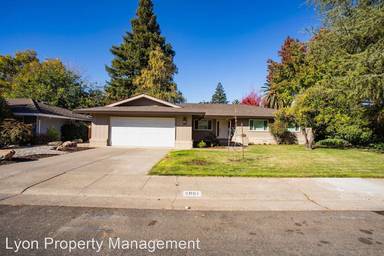 Main picture of 2851 Royal Palm Way