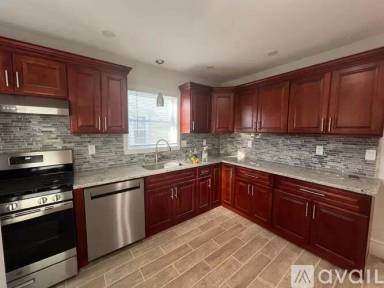 Main picture of 10 Cady Ave