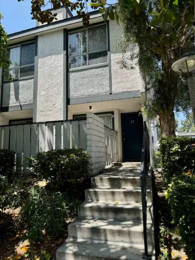 Main picture of 2100 W Palmyra Ave