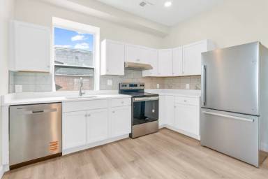 Main picture of 18 N Main St