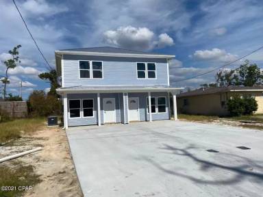 Main picture of 6321 Chipewa St