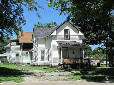 Main picture of 1122 W 5th St