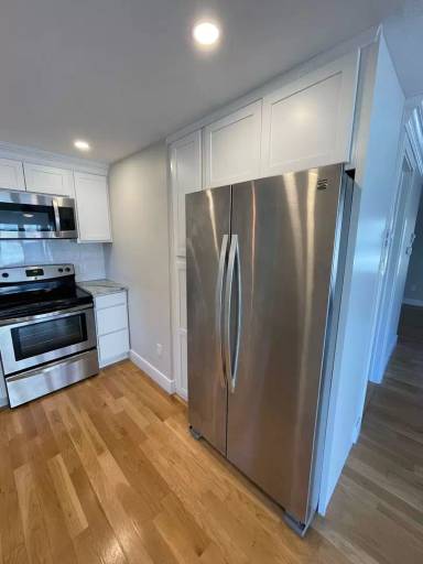 Main picture of 404 River St